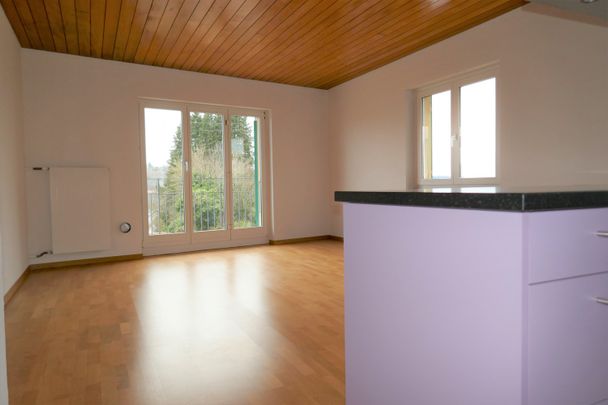 Charmante 4-Zimmer-Maisonette-Wohnung mit Balkon und Seeblick in Ligerz - Photo 1