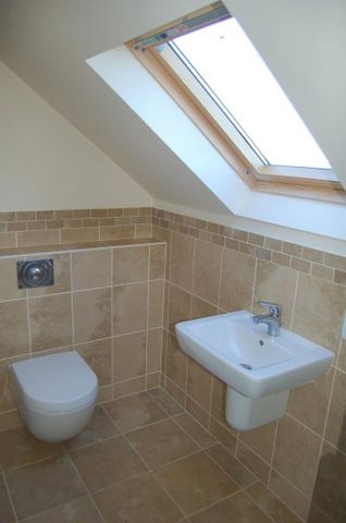 4 bedroom semi-detached house to rent - Photo 2