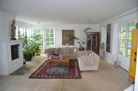 ÖVERVÅNING PÅ VILLA VID VATTNET I NÄSBY PARK UTHYRES - Foto 3