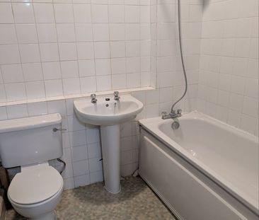 1 Bed Flat, Cromwell Road, BN3 - Photo 1