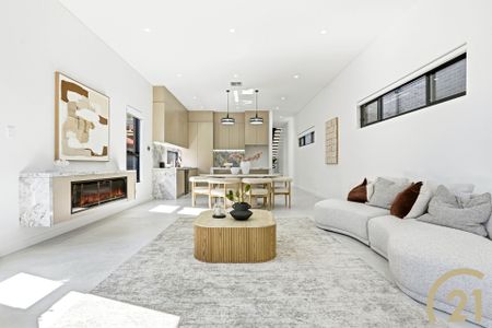 A Luxurious Masterpiece with a Contemporary Layout - Photo 5