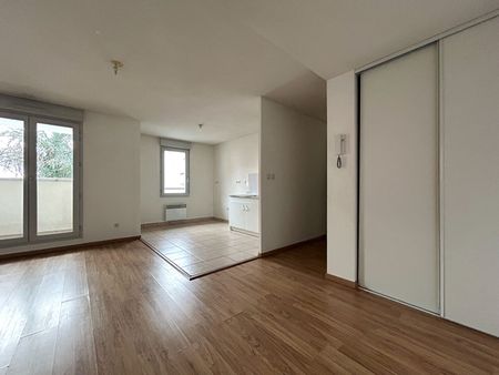 Appartement T3 (60 m²) en location à SAINT ETIENNE - Photo 3