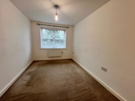 2 bedroom ground floor flat to rent - Photo 3