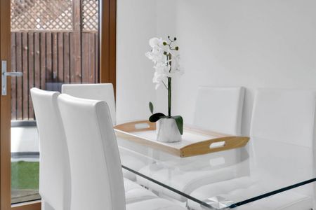 3 bedroom apartment to rent - Photo 5