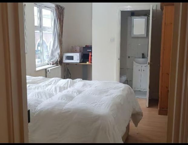 Room in a Shared Flat, Ahead Stone, HA1 - Photo 1