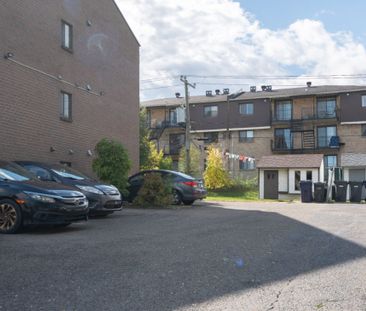 Appartement à louer - Laval (Laval-des-Rapides) - Photo 1