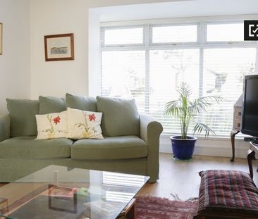 Room for rent in 2-bedroom house in Killiney, Dublin - Photo 6