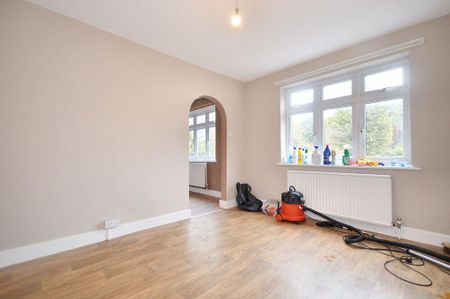 4 bedroom detached house to rent - Photo 2