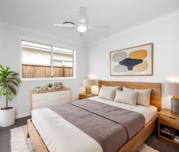 Modern Family Living - Photo 3