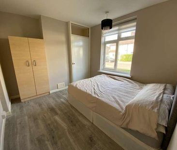 Reede Road, Dagenham, RM10 - Photo 3