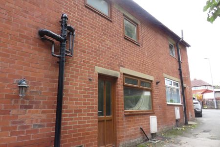 Laurel Crescent - Photo 2