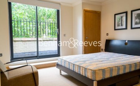 3 Bedroom house to rent in School Mews, Cable Street, E1 - Photo 2