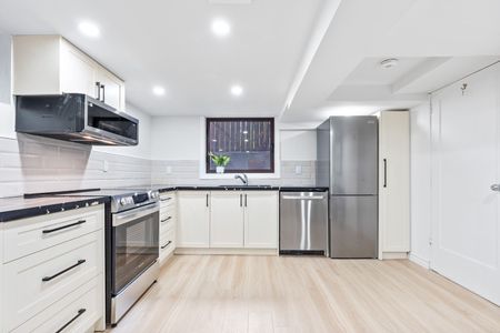 For Lease - 343 Prince Edward Drive Unit# Lower Level, Toronto, Ontario - Photo 5