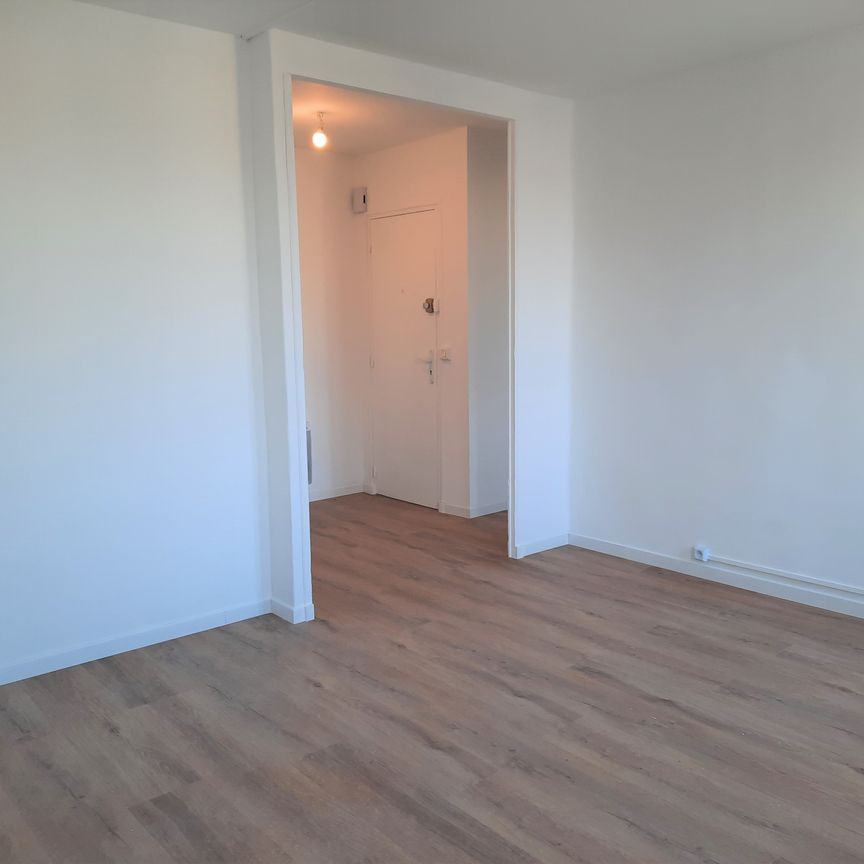 Location Appartement 1 pièce 33m² MARSEILLE 13ème - Photo 1