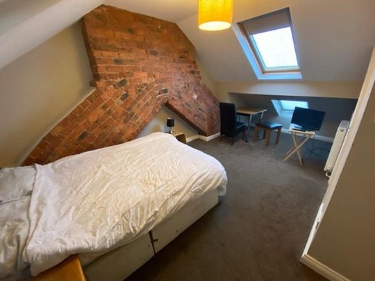 1 bedroom in a house share to rent - Photo 1