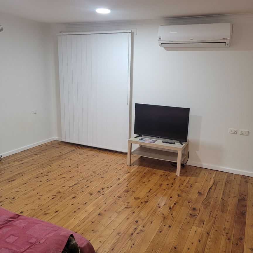 Raymond Terrace - Photo 1