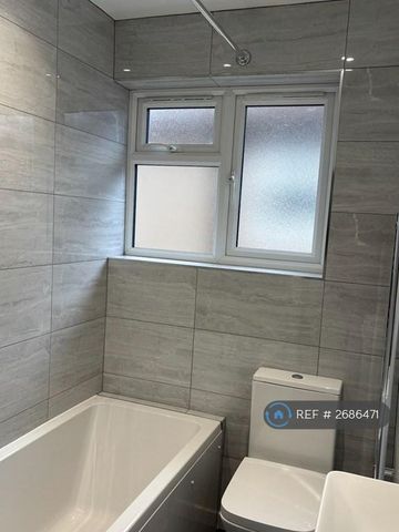 2 bedroom maisonette to rent - Photo 5