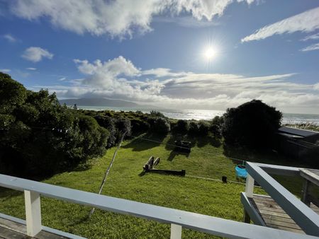 Dream Retreat on Waikanae Beach - Photo 2