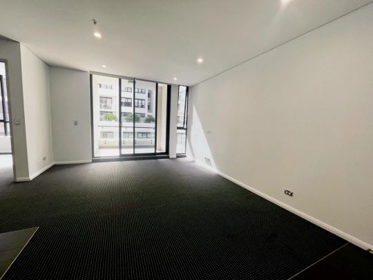 1 bed 1 bath*305 - Photo 1