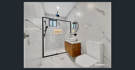 Luxury 4 Bedroom House in Austral - Photo 5