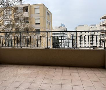 Location Appartement 3 pièces 66m² LYON 6ème - Photo 1