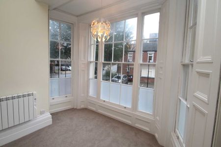 2 bed Flat for rent - Photo 5