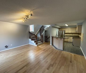 For Lease - 7 Stiles Avenue, Aurora, Ontario - Photo 2