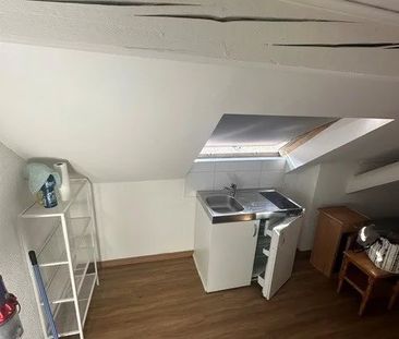 Studio au 5ème étage - Photo 2