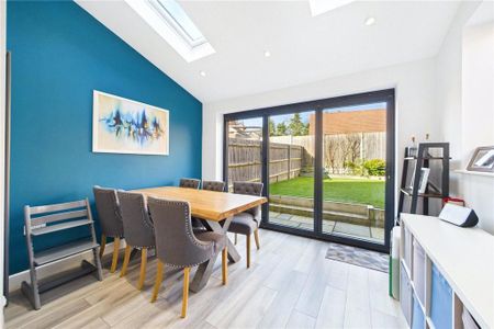4 bedroom semi-detached house to rent - Photo 3
