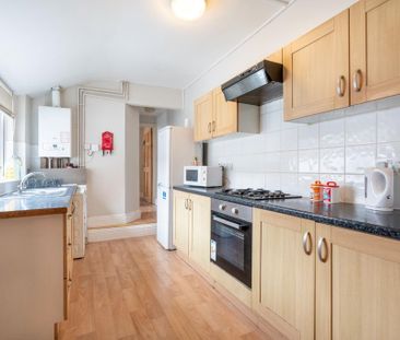 4 bedroom terraced house to rent - Photo 6