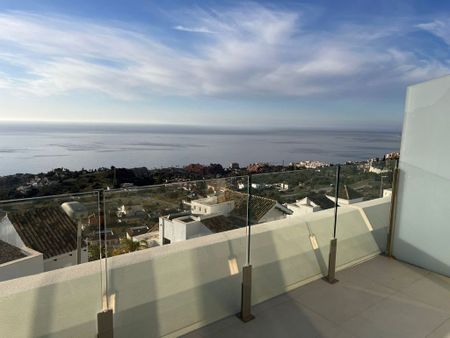 3 room luxury Apartment for rent in Benalmádena, Andalusia - Photo 2