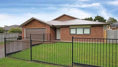 Family home in Tuakau - Photo 3