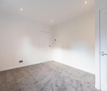 2 bedroom semi-detached house to rent - Photo 2