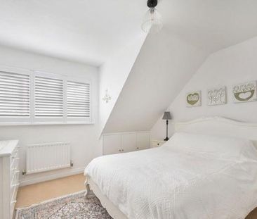 4 bedroom semi-detached house to rent - Photo 4