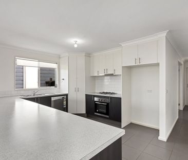 Flexible Living in a Prime Location - Photo 3