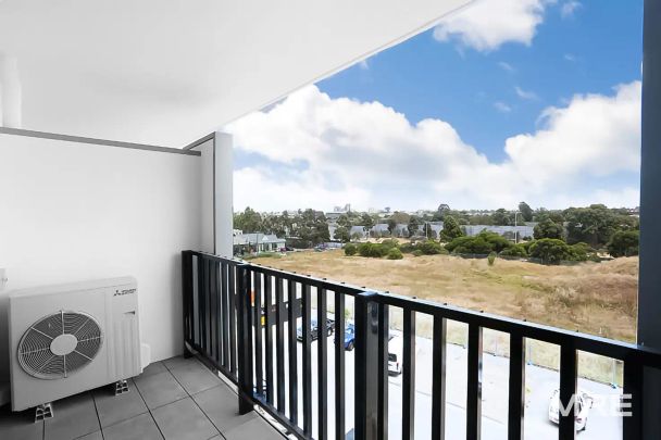 “Beautiful and bright in Brunswick West” - Photo 1