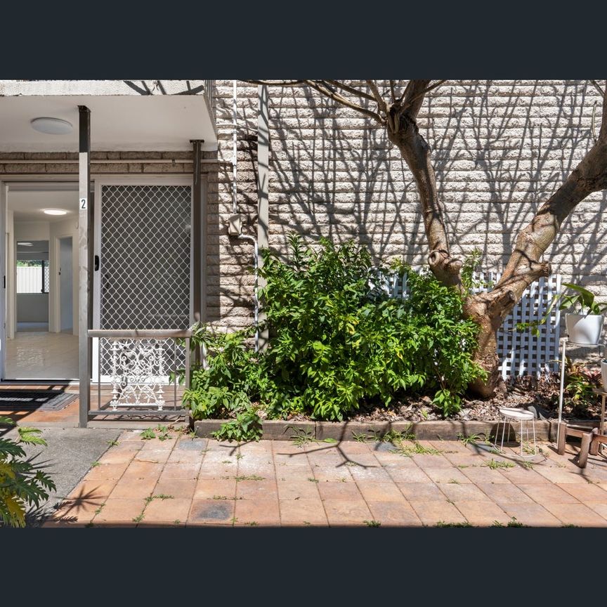 2/16 Nankeen Avenue, Paradise Point, Qld 4216 - Photo 1