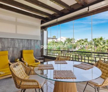 Penthouse for rent in Estepona - Photo 1