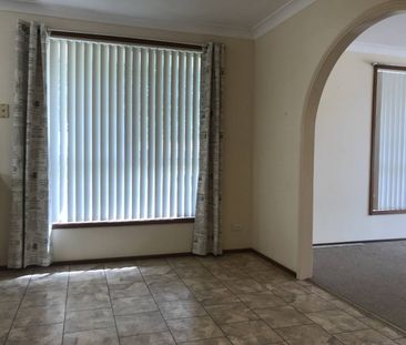 THREE BEDROOM VILLA IN QUIET CUL-DE-SAC - Photo 4