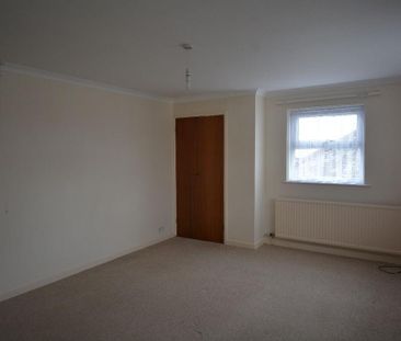 2 bedroom semi-detached house to rent - Photo 5