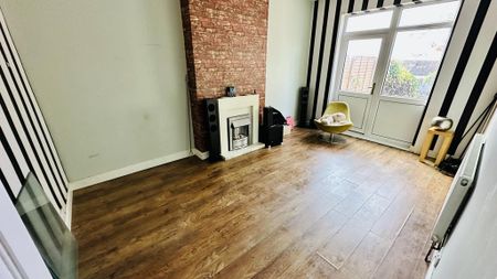 4 bedroom terraced house to rent - Photo 3