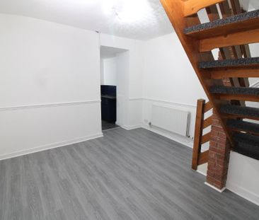 2 bedroom terraced house to rent - Photo 3