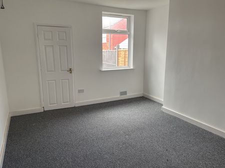 Howard Road, Mansfield, NG18 - Photo 4