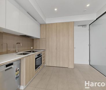 Urban Living with Everything at Your Doorstep! - Break Lease Availa... - Photo 6