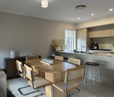 Modern two bedroom duplex - Photo 2