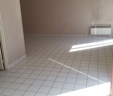 Location Appartement 1 pièce 37m² TOURS 37000 - Photo 2