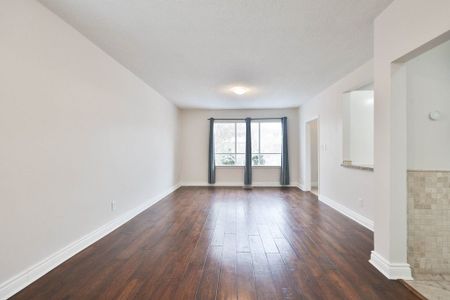 For Lease - 71 Mississauga Road, Mississauga, Ontario - Photo 3