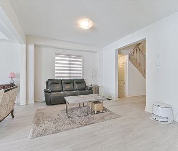 For Lease - 1452 Wheatcroft Drive, Oshawa, Ontario - Photo 2