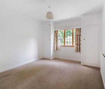 3 bedroom link detached house to rent - Photo 4