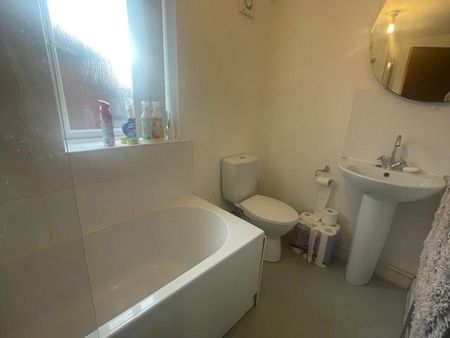 5 bedroom private hall to rent - Photo 5